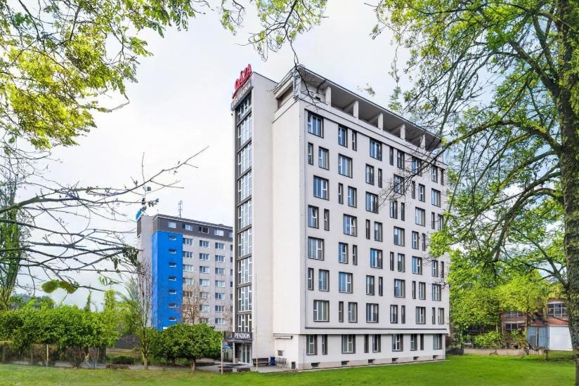 Penzion A Ubytovna Oaza Otrokovice Exterior foto
